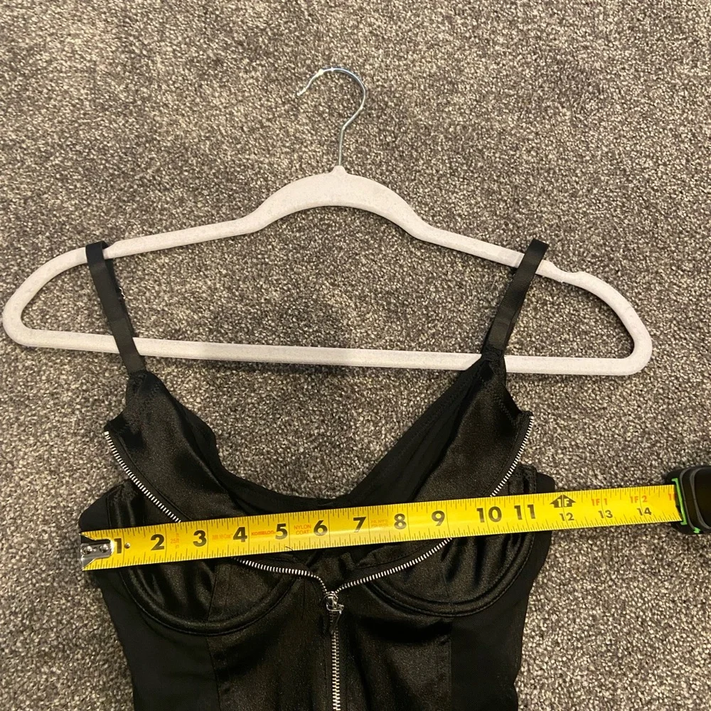 Forever 21 Black Emo Goth BDSM Punk Rock Alt Crop Top Zipper Detail Size Small - Picture 3 of 5